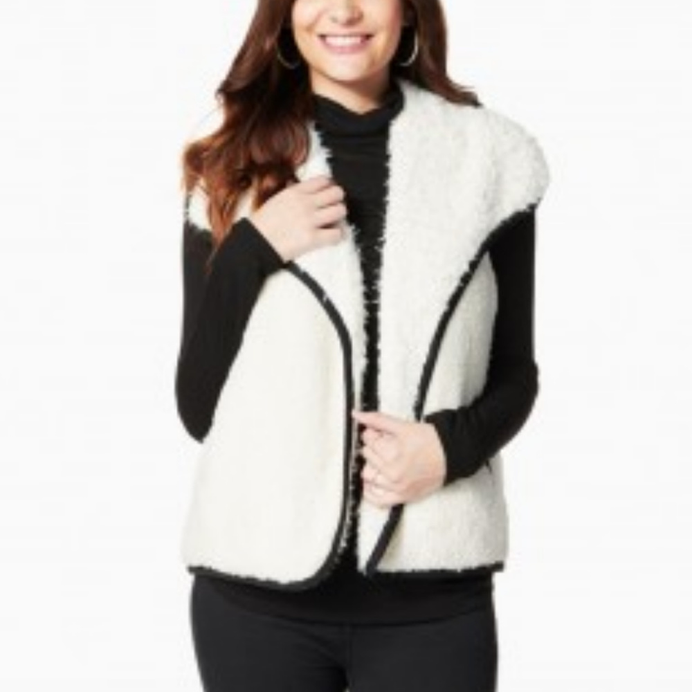 Faux Fur White Vest Jacket Cute New with tags!